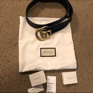 Black Gucci belt